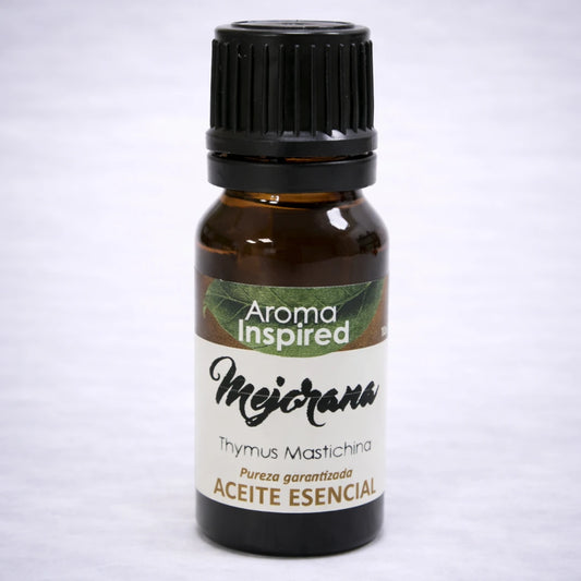 Aceite esencial de mejorana natural en frasco de vidrio ámbar, aroma herbal suave para relajación y equilibrio