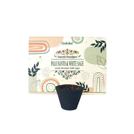 Copa de incienso Goloka con caja de fondo Sacred Smudges Palo Santo & White Sage.