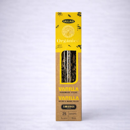 Incienso orgánico Ullas de vainilla en caja artesanal, varillas hechas a mano presentadas sobre fondo gris suave
