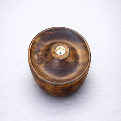 Portaincienso de madera natural para varillas y conos con símbolo yin yang tallado