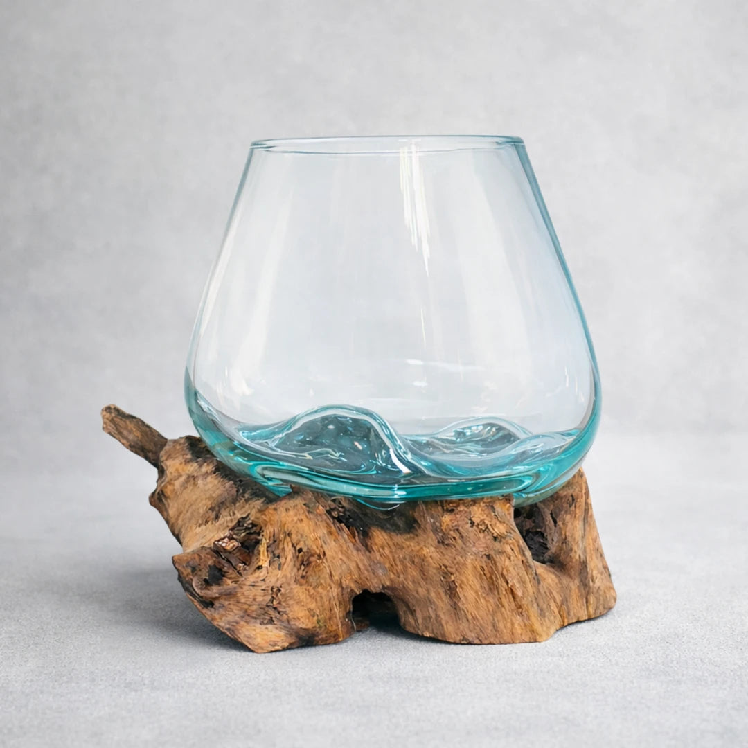 Cuenco artesanal de vidrio fundido sobre base de madera natural colección Naturaleza Fundida
